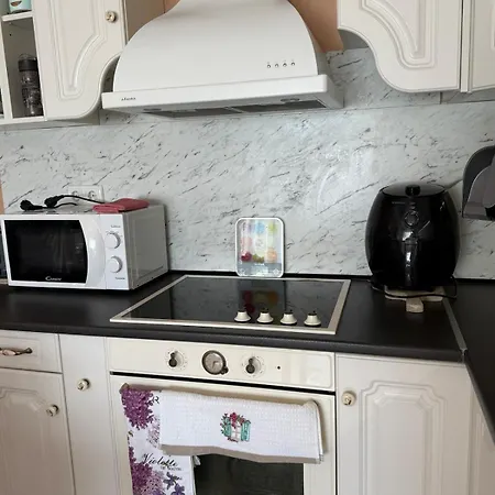 2 Bedroom 2 Beds Flat In