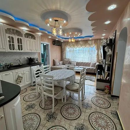 2 Bedroom 2 Beds Flat In *