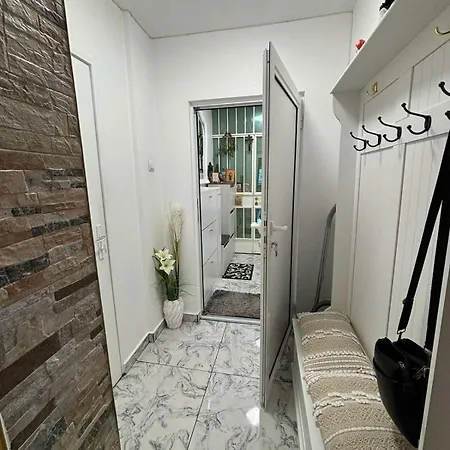 Lejlighed 2 Bedroom 2 Beds Flat In *
